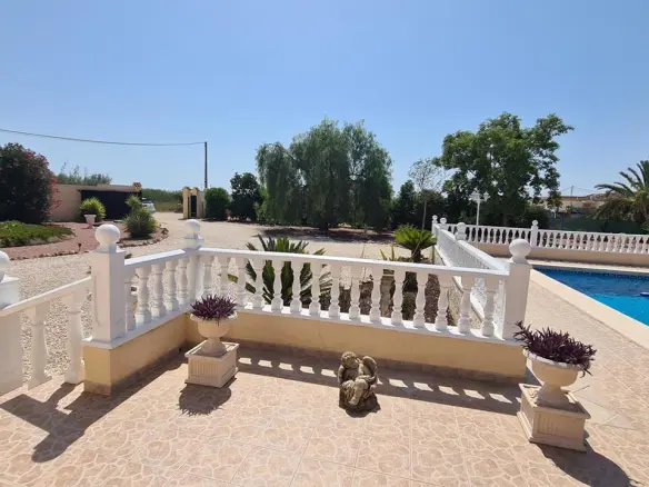 Country House Of 150 M² In Catral, Spain