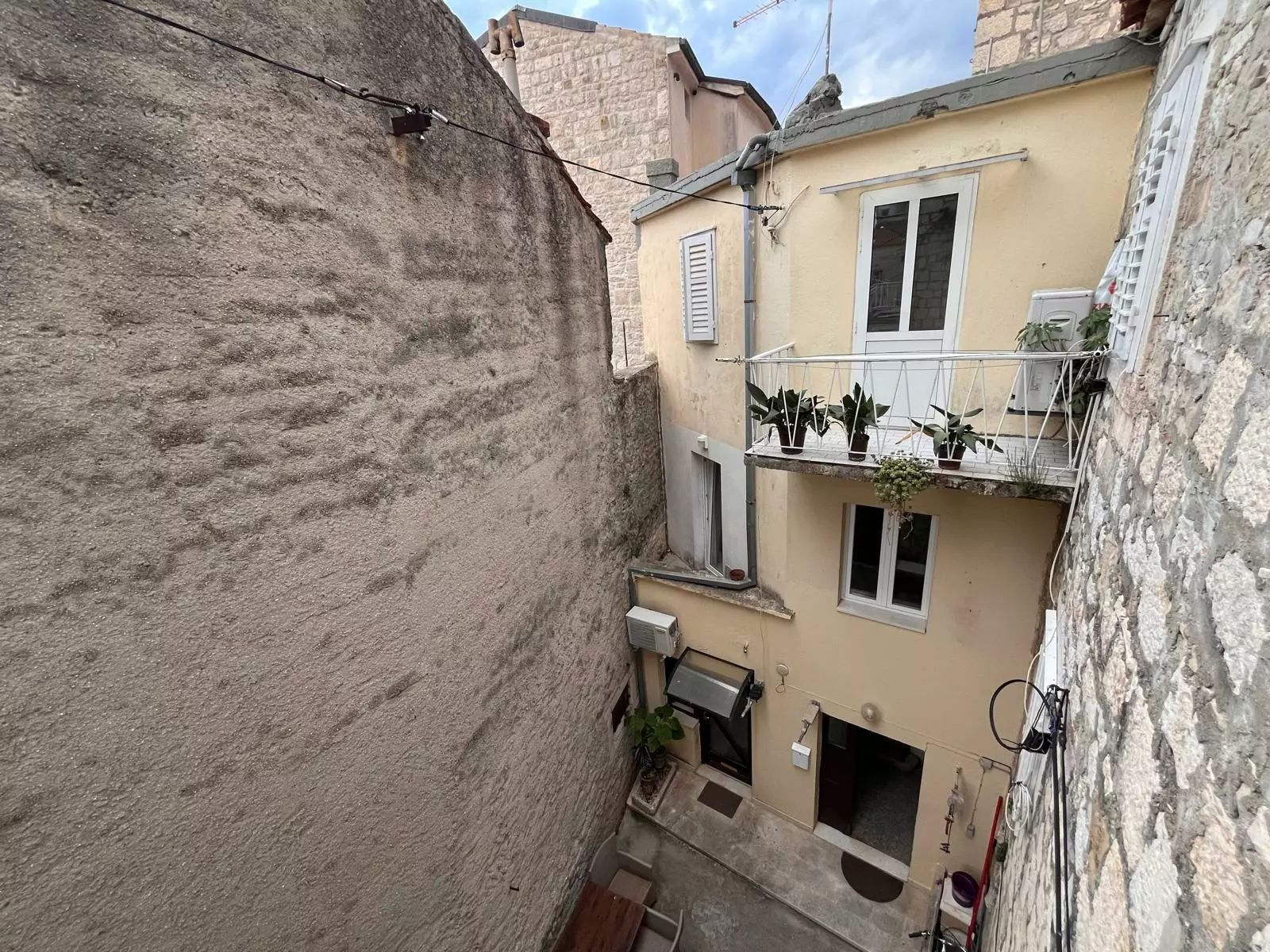 WhatsApp Image 2026-05-16 at 09.55.21 (1) Rare Spacious Old Town Property On Kalalarga, Makarska (croatia)
