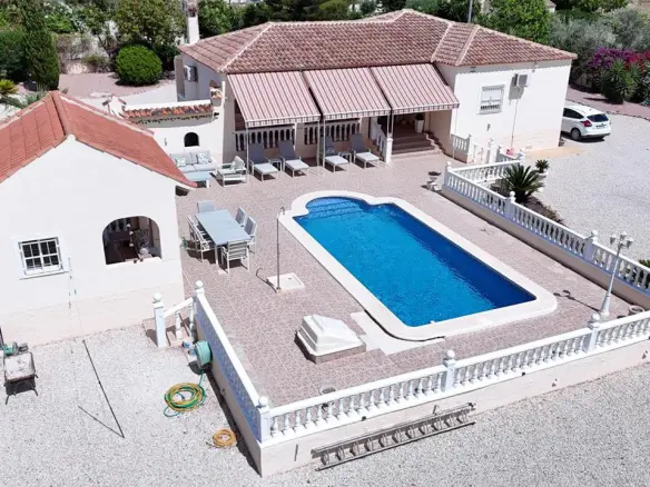 Country House Of 150 M² In Catral, Spain