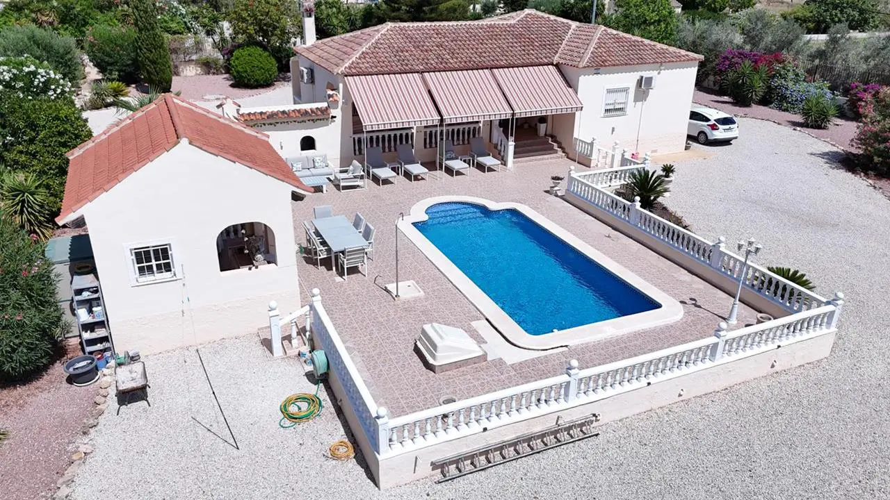 Country House Of 150 M² In Catral, Spain