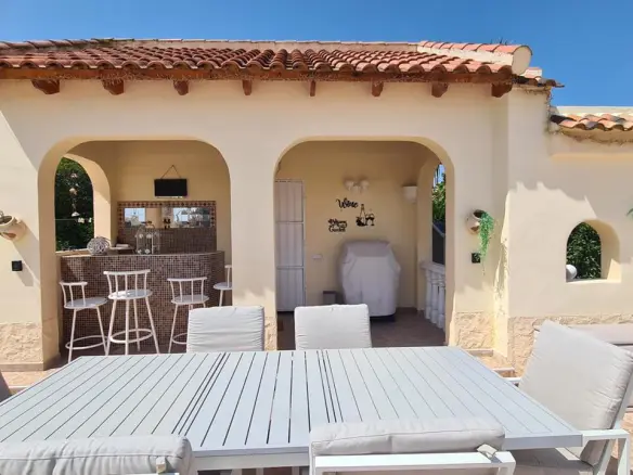 Country House Of 150 M² In Catral, Spain
