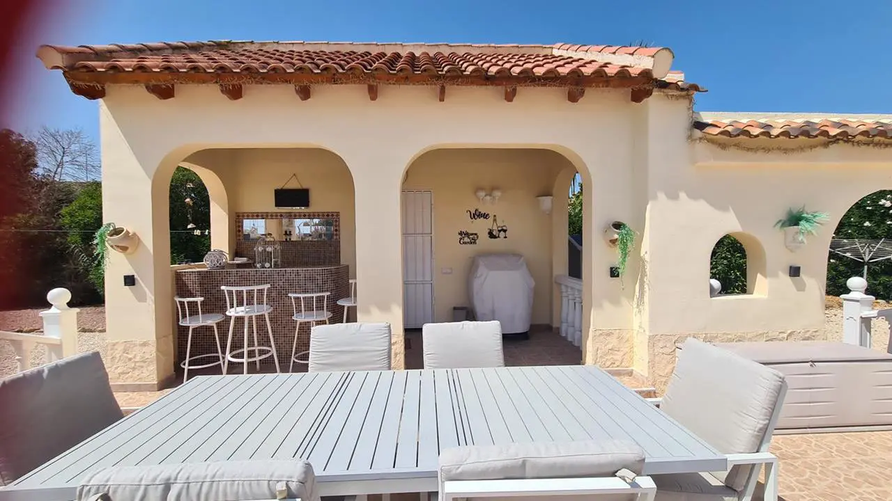 Country House Of 150 M² In Catral, Spain