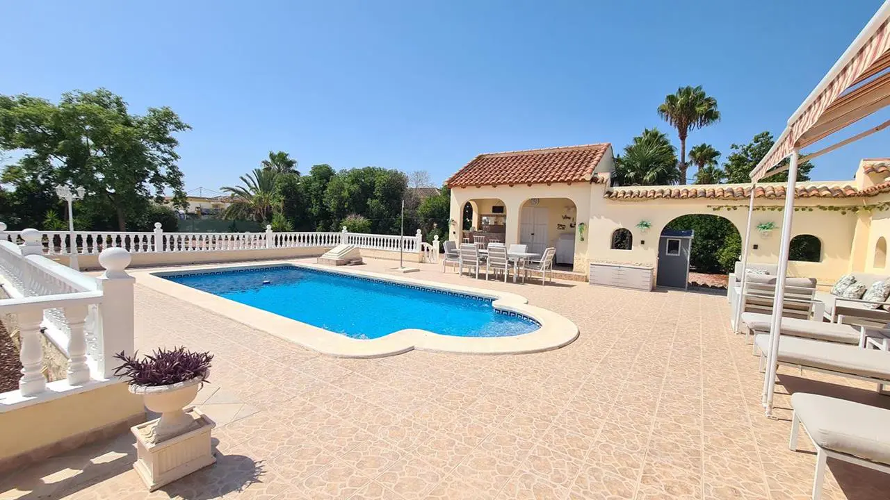 Country House Of 150 M² In Catral, Spain