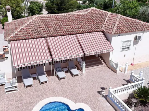 Country House Of 150 M² In Catral, Spain