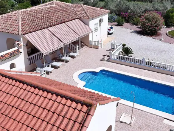 Country House Of 150 M² In Catral, Spain