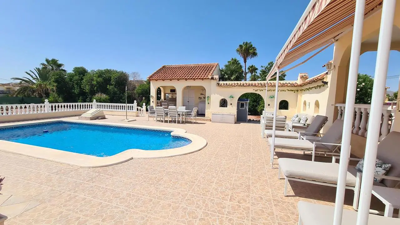 Country House Of 150 M² In Catral, Spain