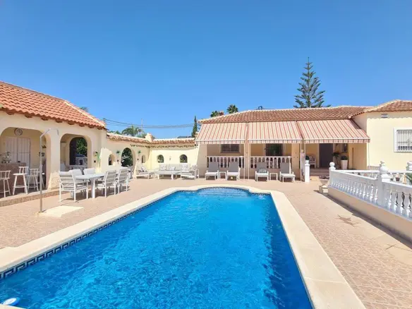 Country House Of 150 M² In Catral, Spain