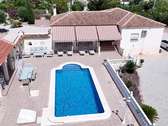 Country House Of 150 M² In Catral, Spain