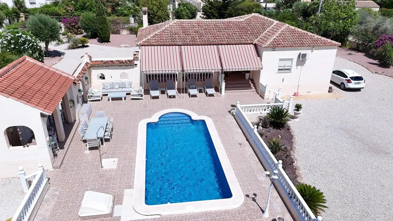 Country House Of 150 M² In Catral, Spain