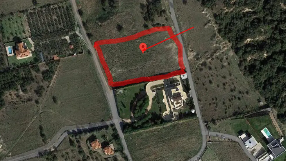 Land Of 6000 M² In The Suburbs Of Thessaloniki