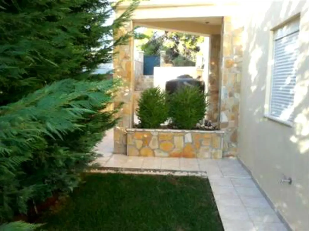 Villa Of 190 M² In Central Greece