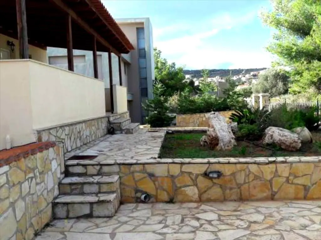 Villa Of 190 M² In Central Greece