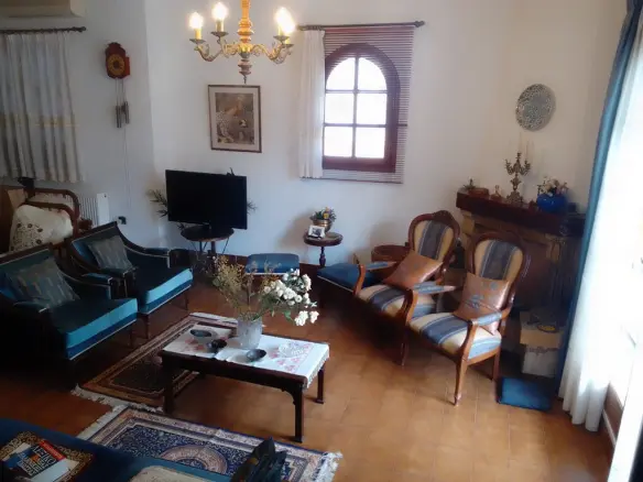 Detached House 160 M² With Garden In Loutraki