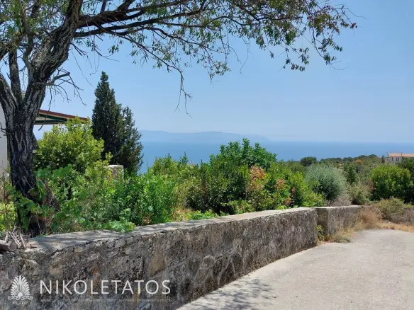 Discover Enchanting Land In Mavrata, Greece