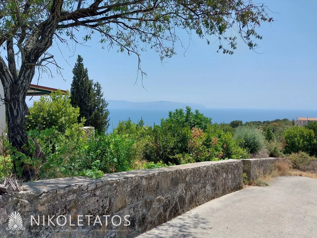 Discover Enchanting Land In Mavrata, Greece