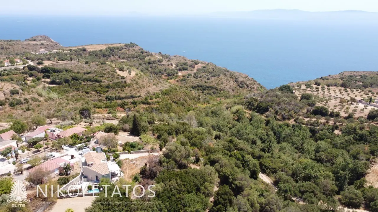 Discover Enchanting Land In Mavrata, Greece