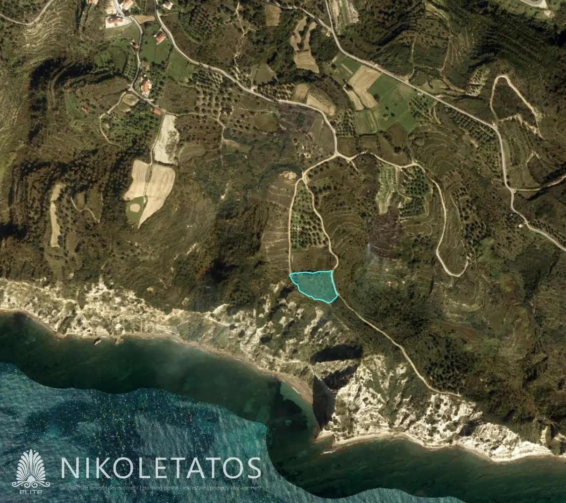 Land Of 1000 M² In Mavrata, Greece