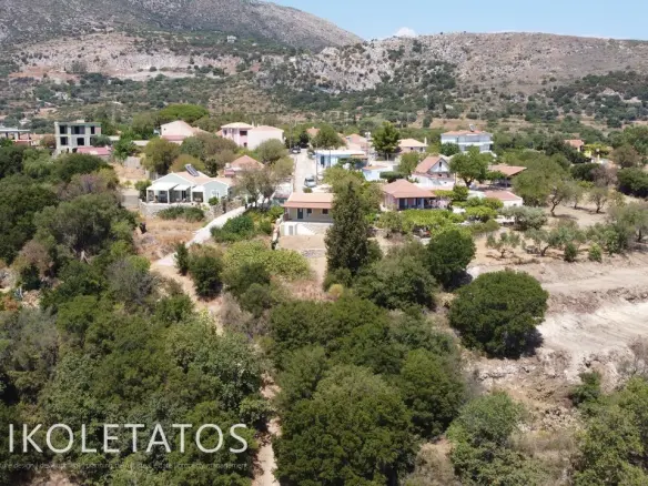 Discover Enchanting Land In Mavrata, Greece