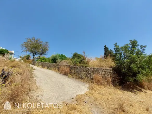 Discover Enchanting Land In Mavrata, Greece