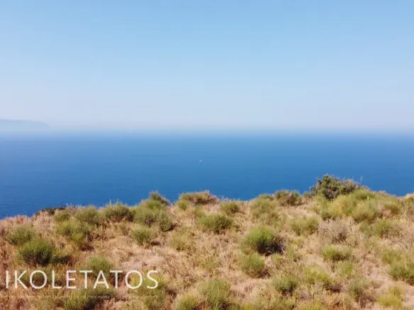 Land Of 1000 M² In Mavrata, Greece