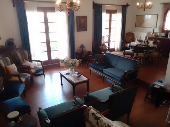 Detached House 160 M² With Garden In Loutraki