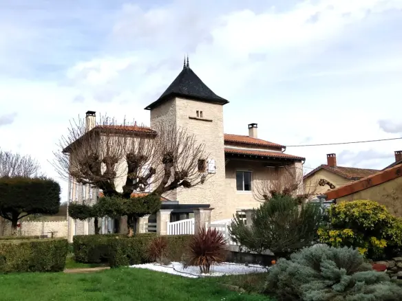 Historic Logis Of 16th Century With Near Verteuil Sur Charente