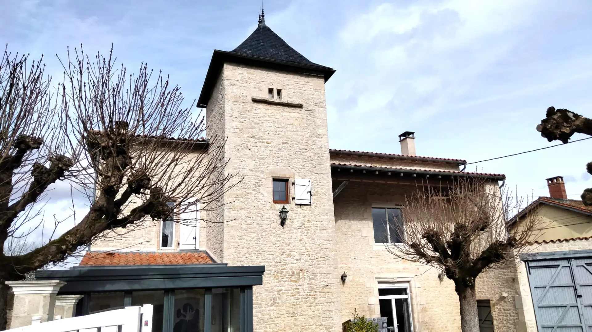 Historic Logis Of 16th Century With Near Verteuil Sur Charente