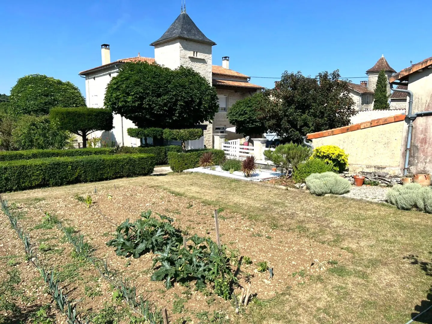 Historic Logis Of 16th Century With Near Verteuil Sur Charente