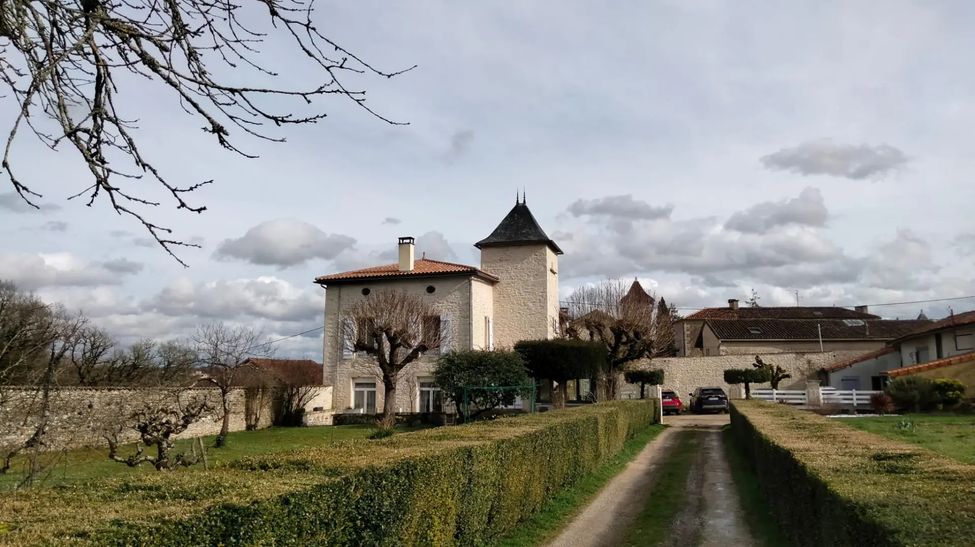 Historic Logis Of 16th Century With Near Verteuil Sur Charente