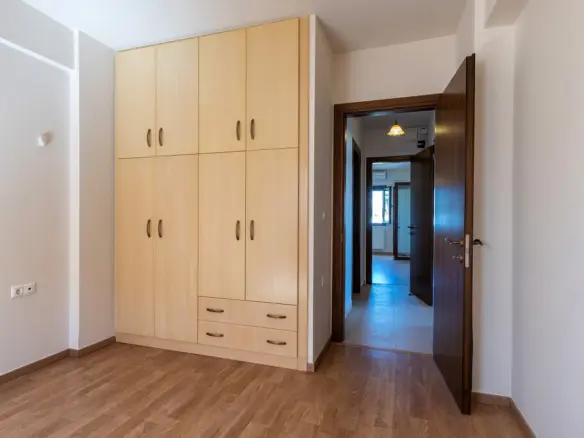 3-bedroom Flat In Makris Gialos, Greece (154 M²)