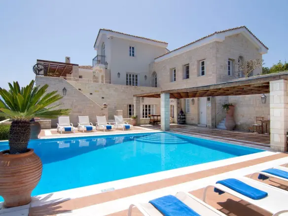 Villa Of 1200 M² In Crete