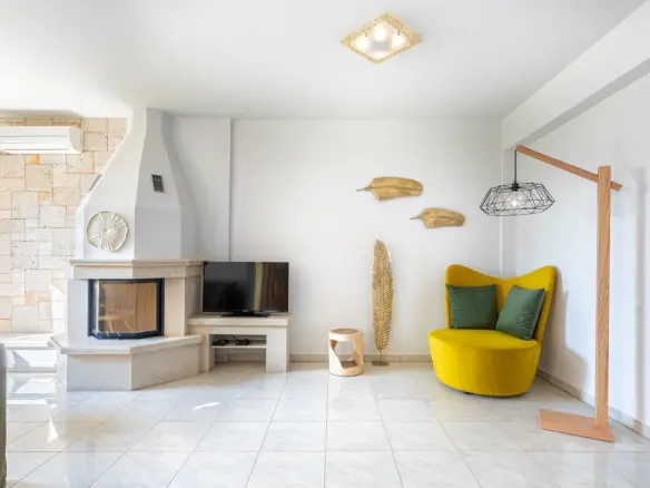 4-bedroom Villa In Makris Gialos, Greece (223 M²)