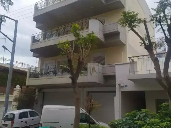 Building Of 500 M² In Athens