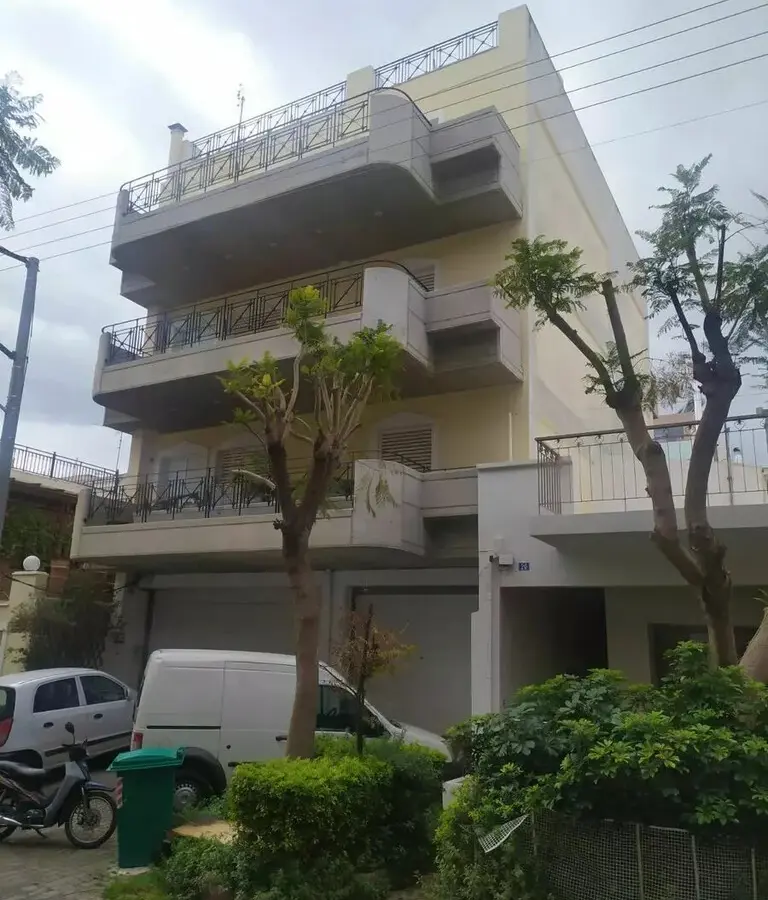 Building Of 500 M² In Athens