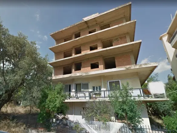 Building Of 560 M² In Athens