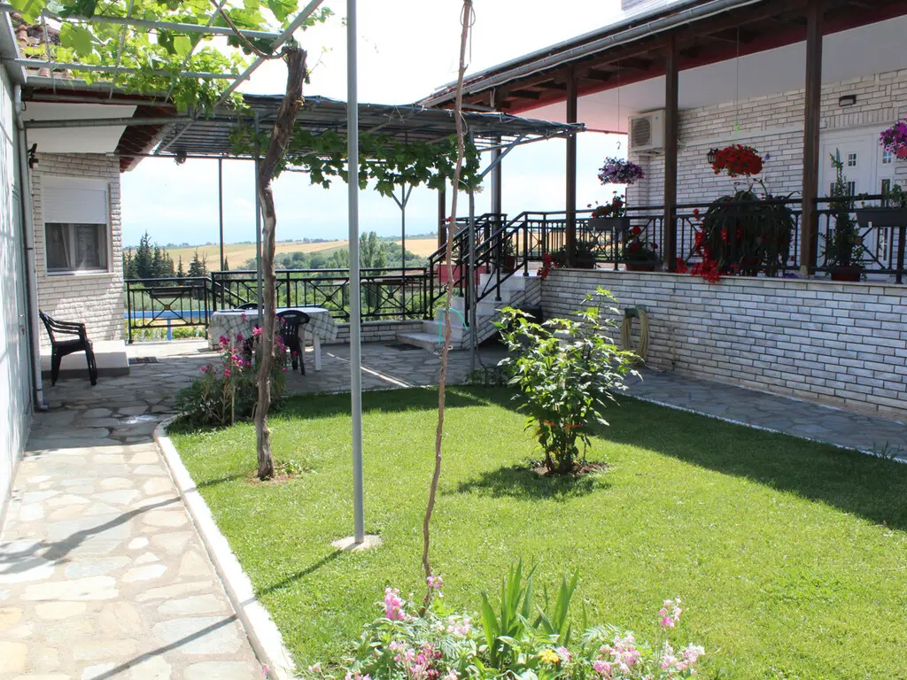 Detached House Of 285 M² On The Olympic Coast