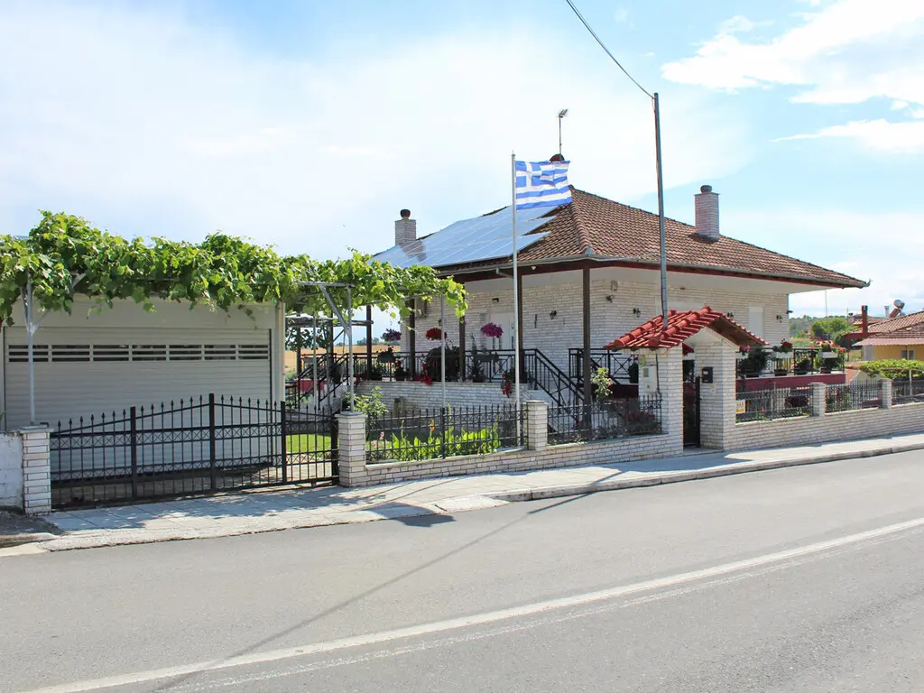 Detached House Of 285 M² On The Olympic Coast