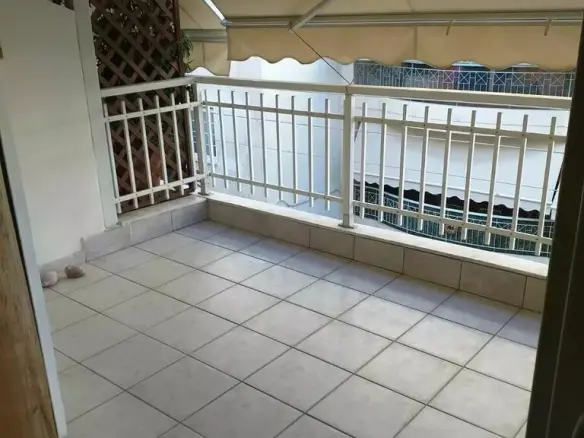 3-bedroom Maisonette In Moschato, Greece (162 M²)