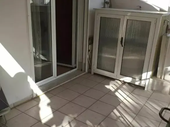 3-bedroom Maisonette In Moschato, Greece (162 M²)
