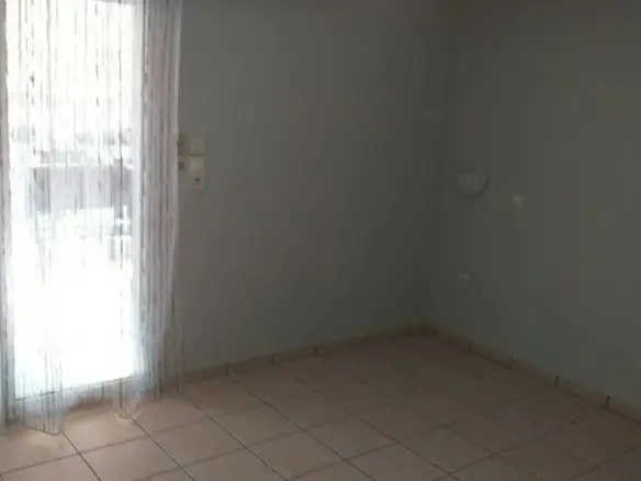 3-bedroom Maisonette In Moschato, Greece (162 M²)