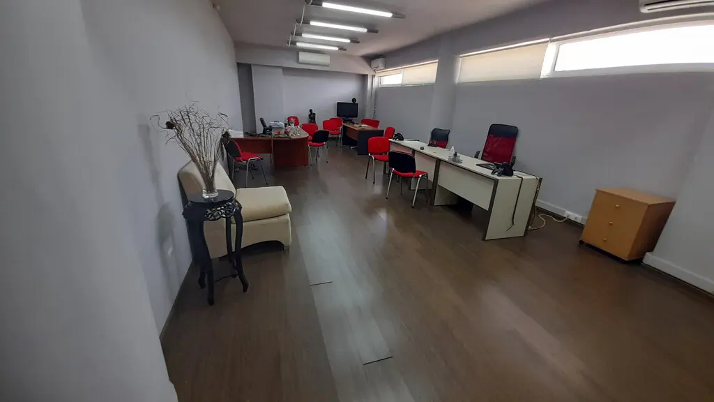 Building Of 1050 M² In Eastern Peloponnese