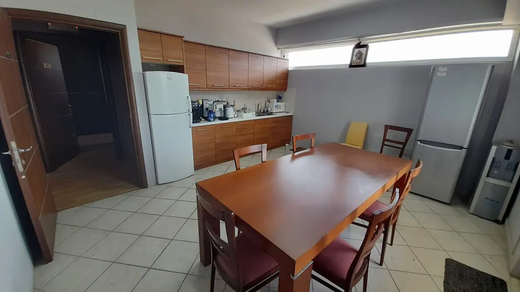 Building Of 1050 M² In Eastern Peloponnese