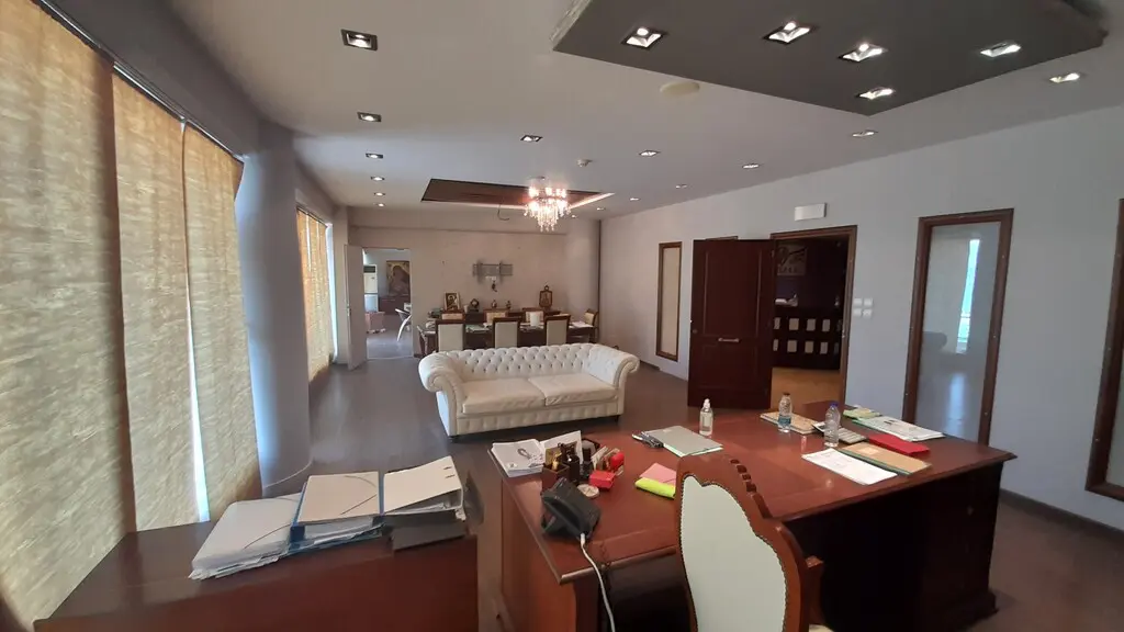 Building Of 1050 M² In Eastern Peloponnese