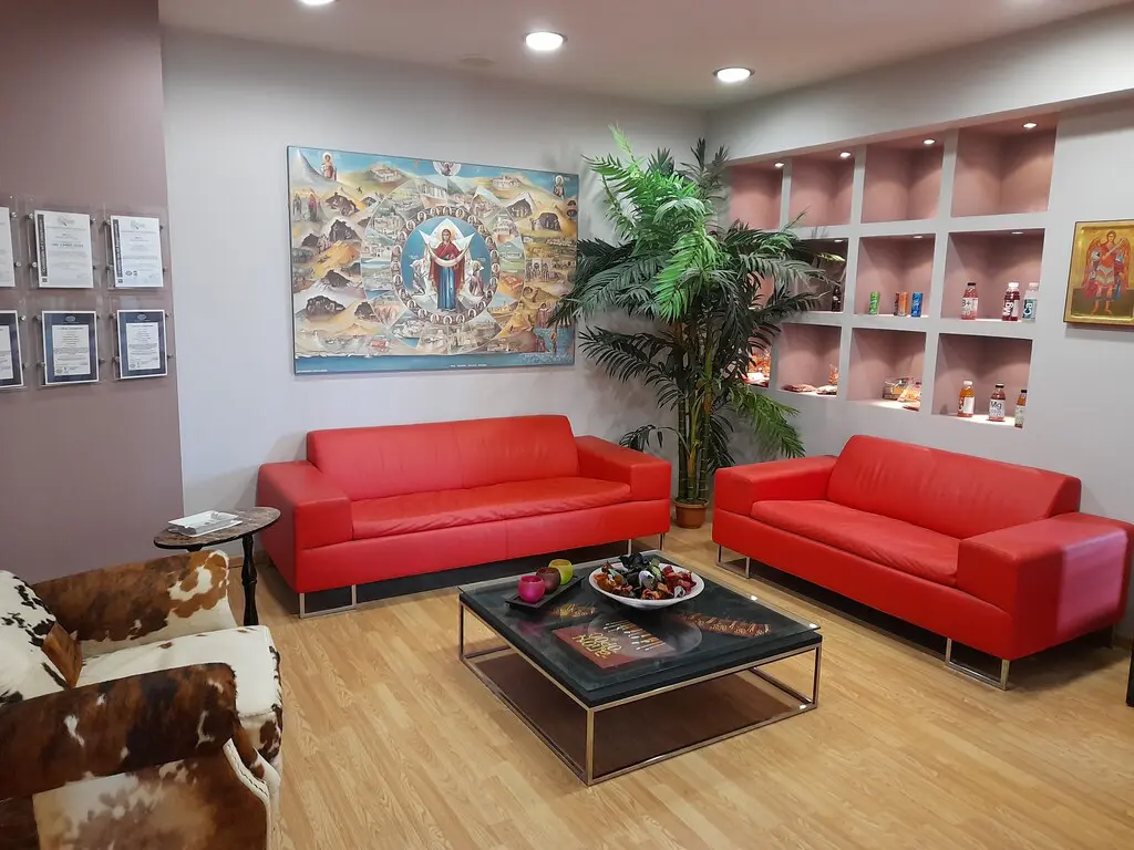 Building Of 1050 M² In Eastern Peloponnese
