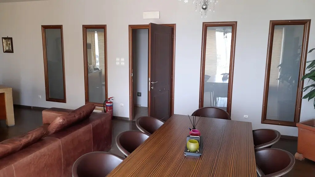 Building Of 1050 M² In Eastern Peloponnese