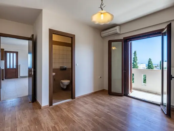 3-bedroom Flat In Makris Gialos, Greece (154 M²)