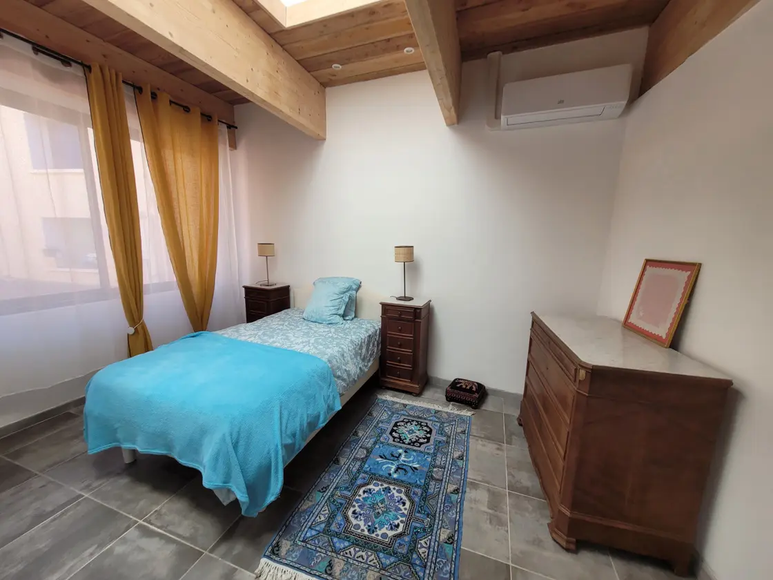House Of 366 M² In Saint Chinian