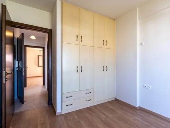 3-bedroom Flat In Makris Gialos, Greece (154 M²)