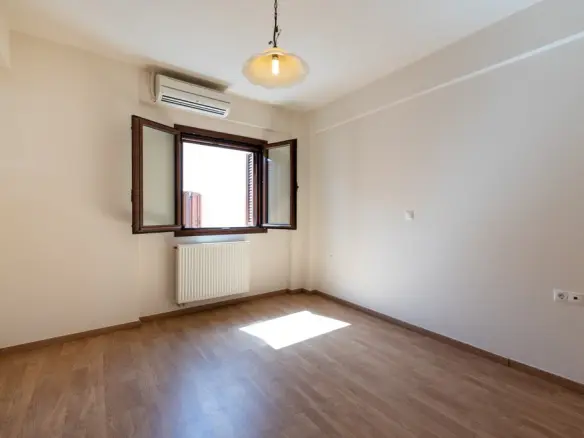 3-bedroom Flat In Makris Gialos, Greece (154 M²)