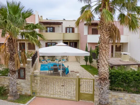 4-bedroom Villa In Makris Gialos, Greece (216 M²)
